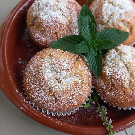 Bas Bastica Homestay *