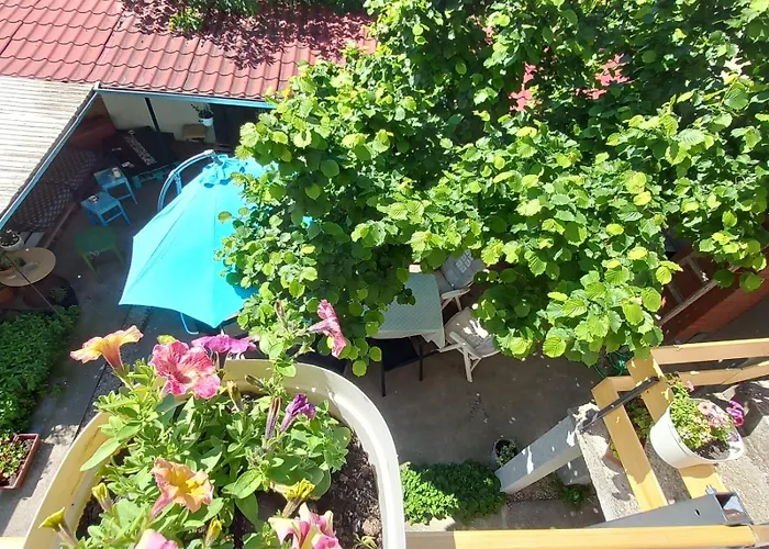 Bas Bastica בית אירוח