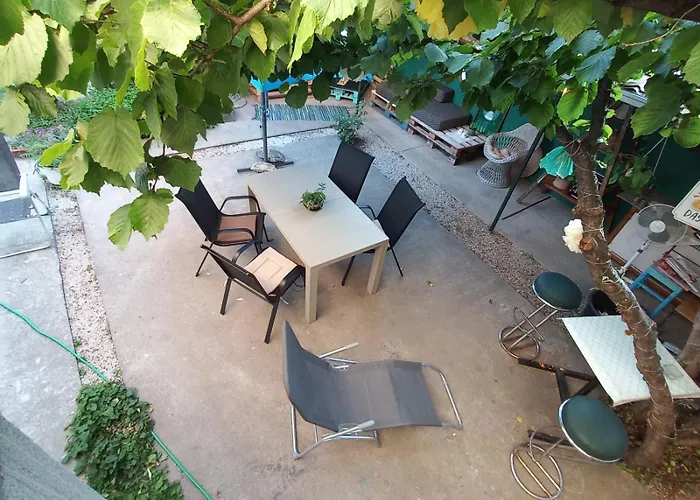 Bas Bastica בית אירוח קלדאבו