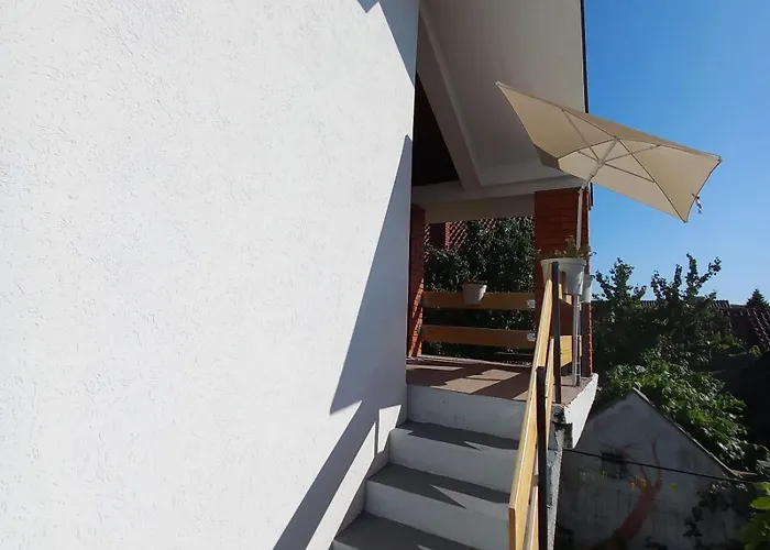 Bas Bastica בית אירוח