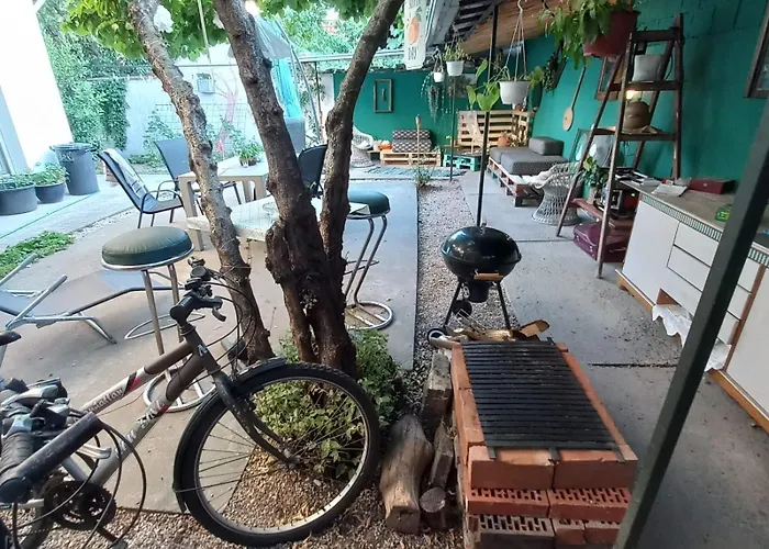 Bas Bastica בית אירוח קלדאבו